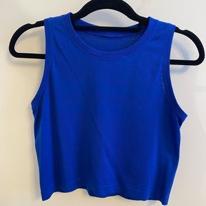 Like New Lululemon crop running top. Size 4.